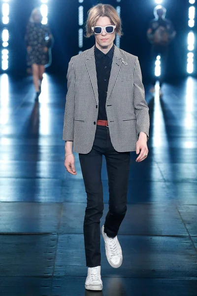 Look 37